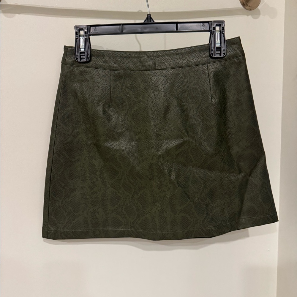 BB Dakota Dark Green Textured A-Line Skirt